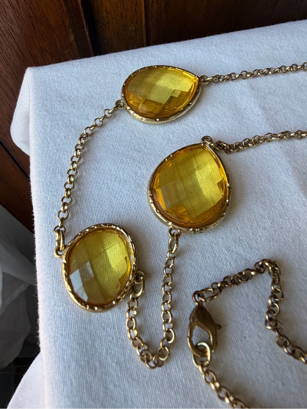 Long Gold Tone Station Necklace Amber Yellow Faceted Acrylic Stones - Picture 6 of 9